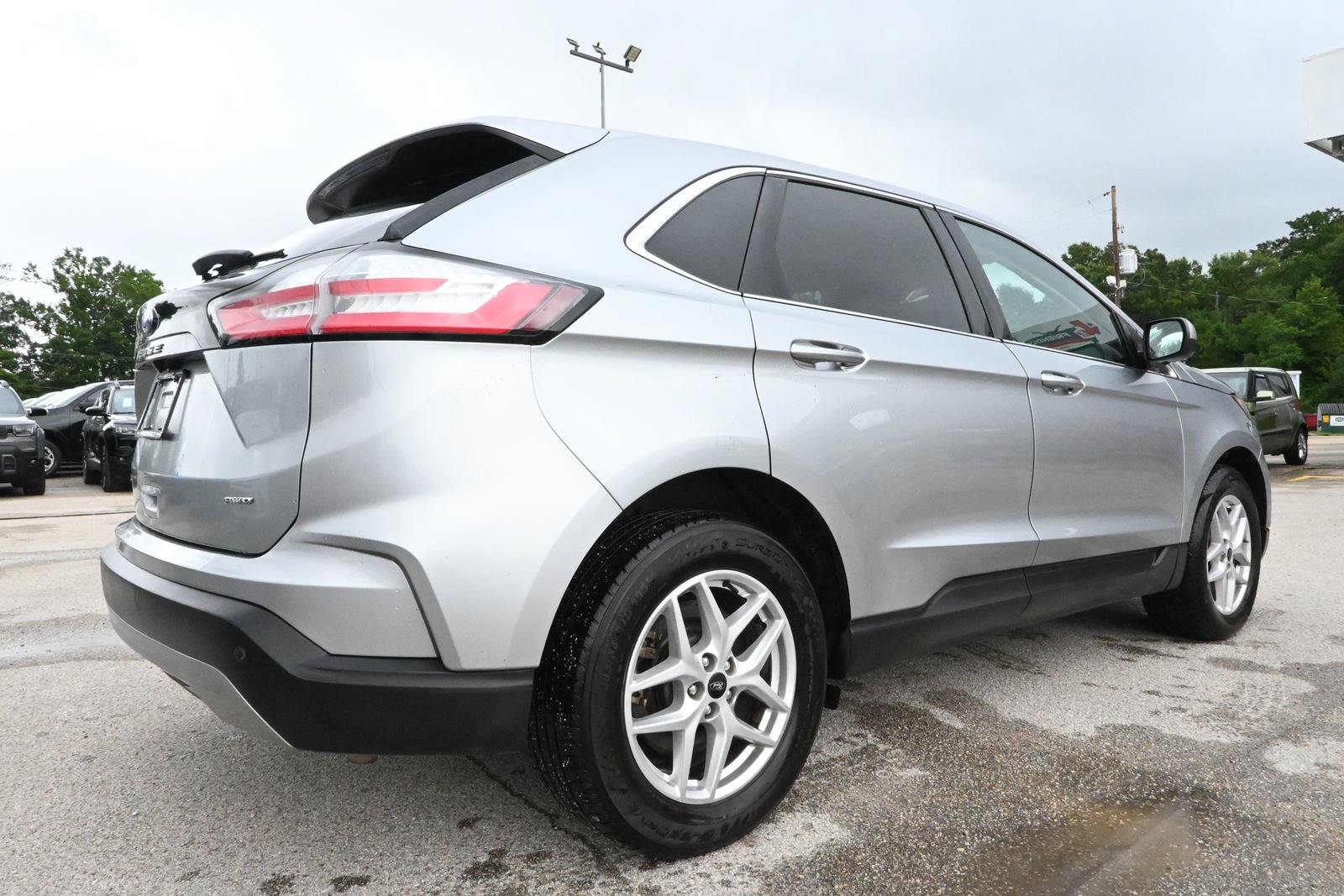 Used 2024 Ford Edge SEL AWD/4WD image 3