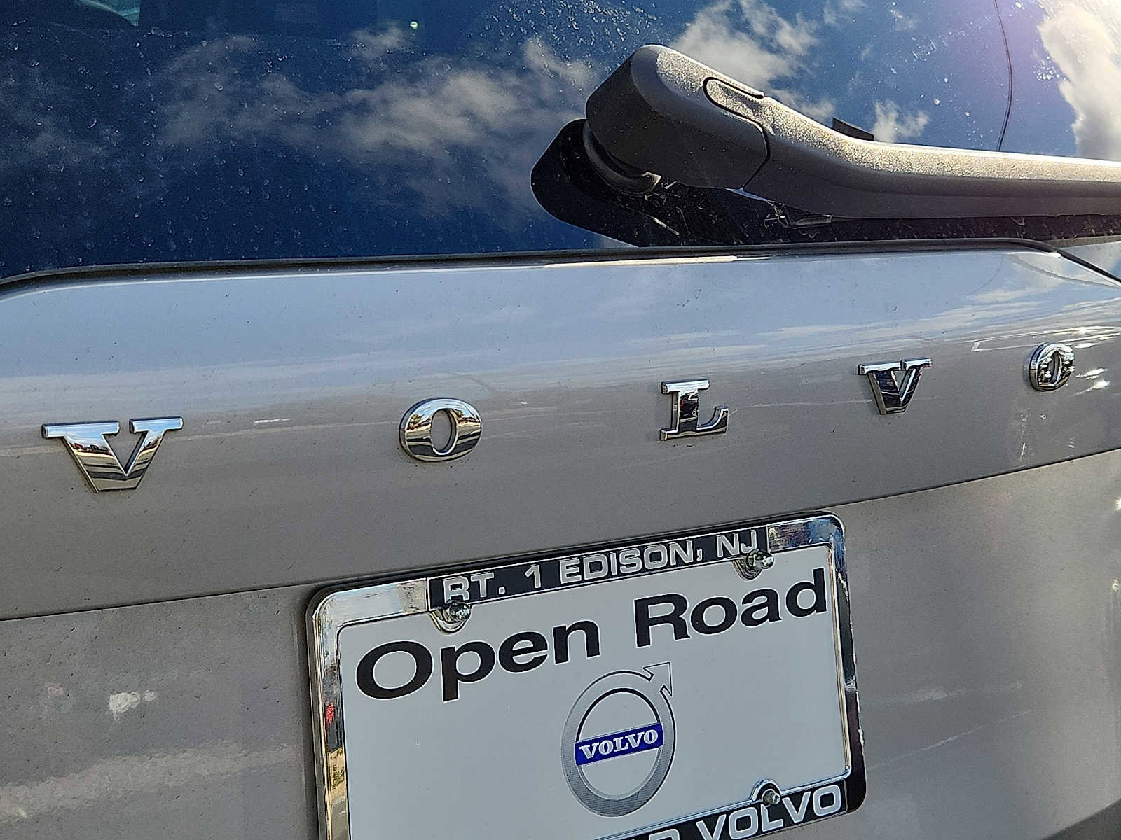 Certified 2024 Volvo XC90 T8 Plus image 28