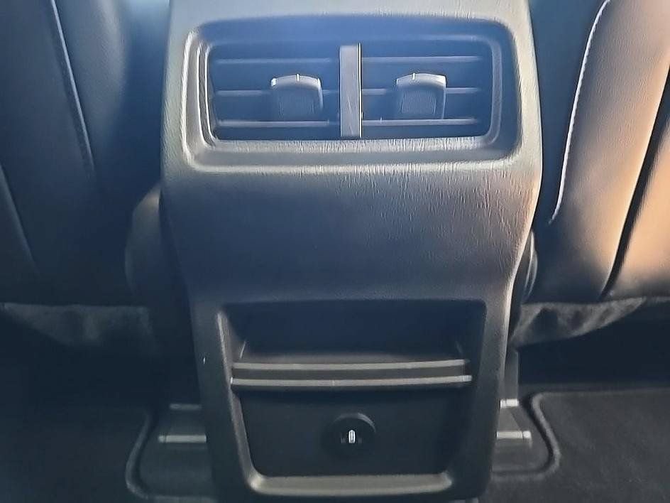 Used 2023 Ford Edge SEL AWD/4WD image 35