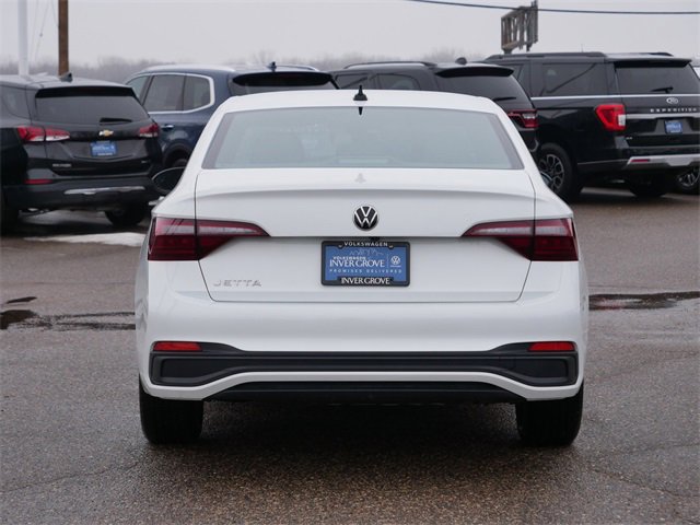 Certified 2024 Volkswagen Jetta Sport image 6