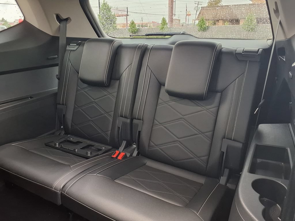 Used 2025 Volkswagen Atlas SE FWD image 20