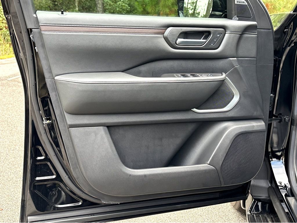 New 2026 Nissan Armada Platinum Reserve RWD image 24