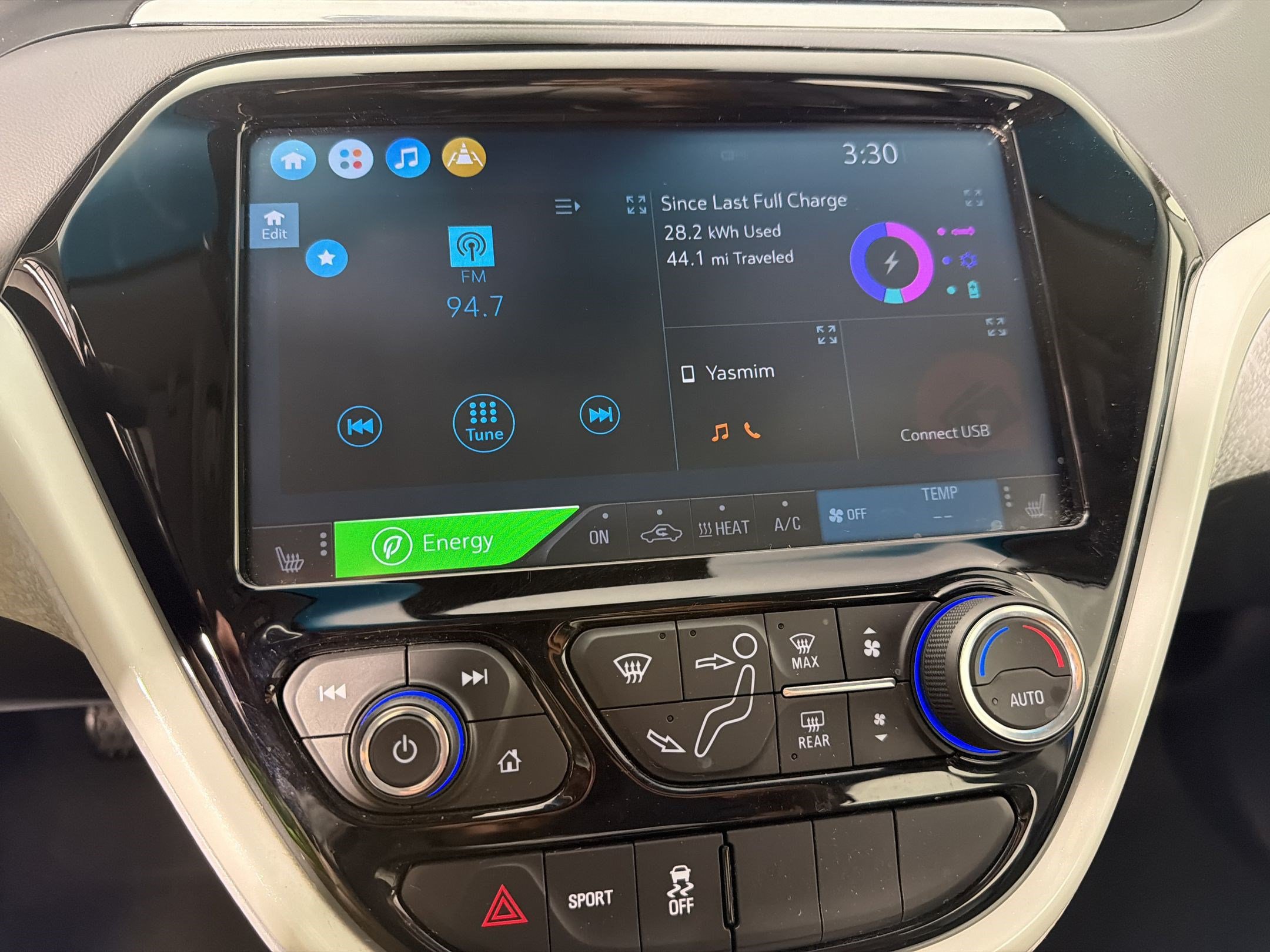 Used 2020 Chevrolet Bolt Premier w/ Infotainment Package FWD image 22