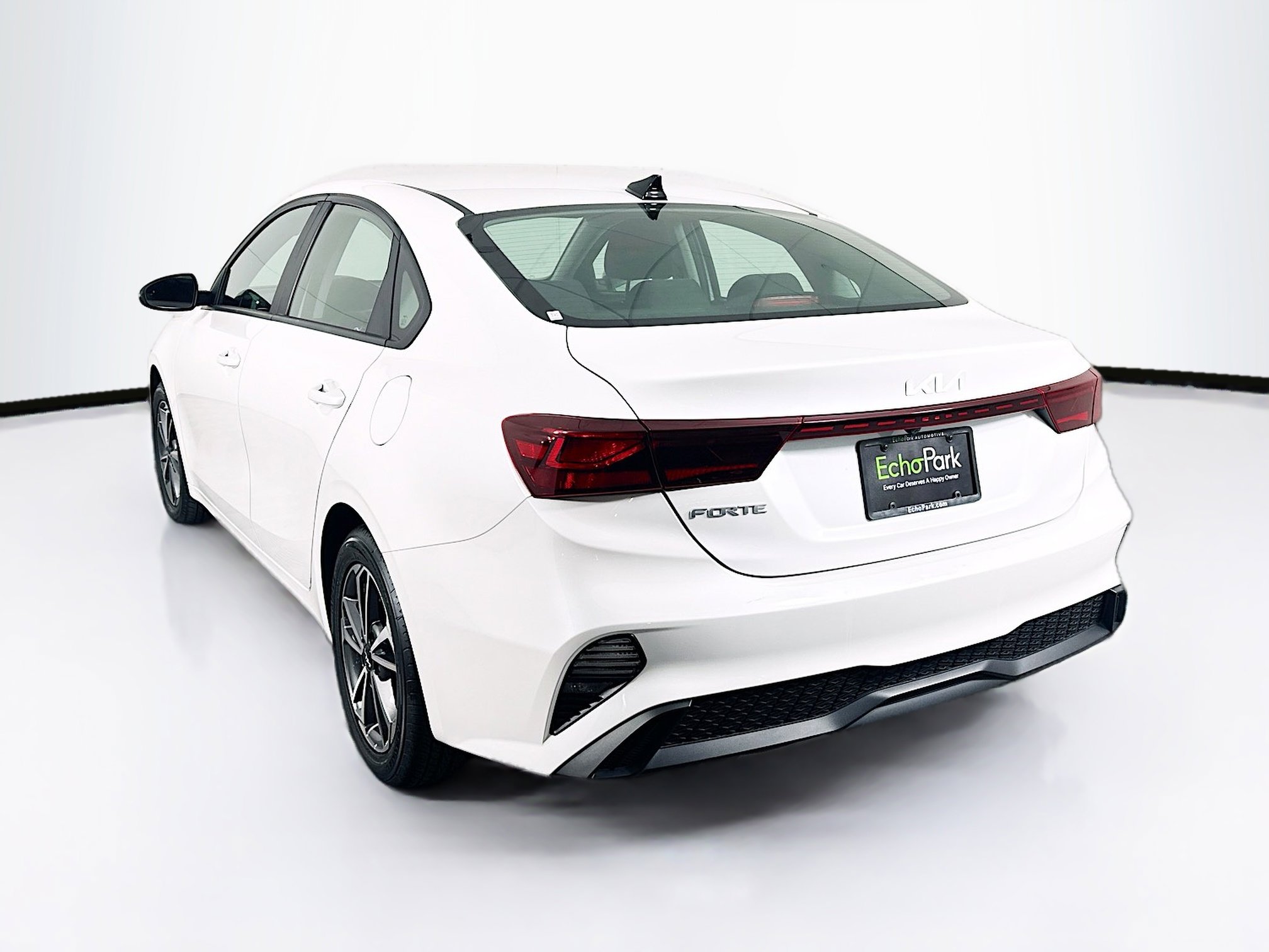 Used 2022 Kia Forte LXS w/ LXS Technology Package image 5