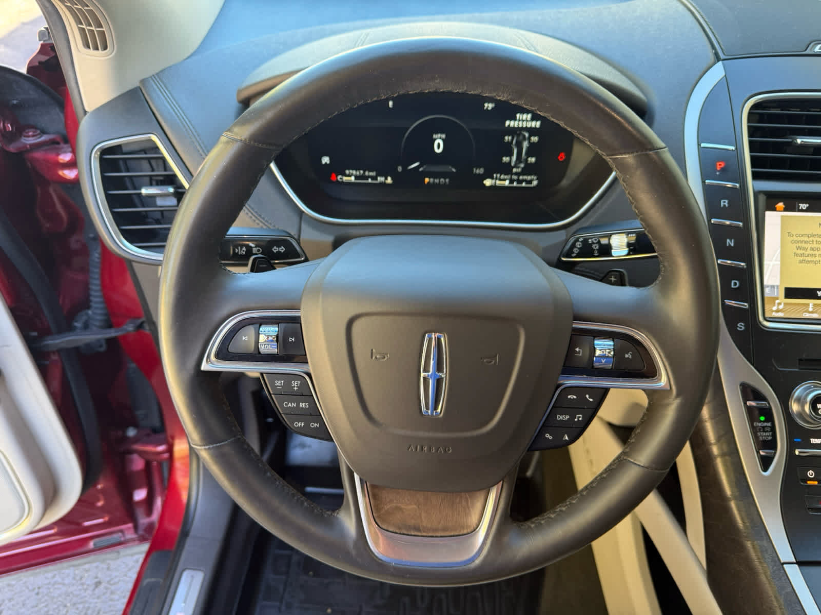 Used 2019 Lincoln Nautilus Select FWD image 2