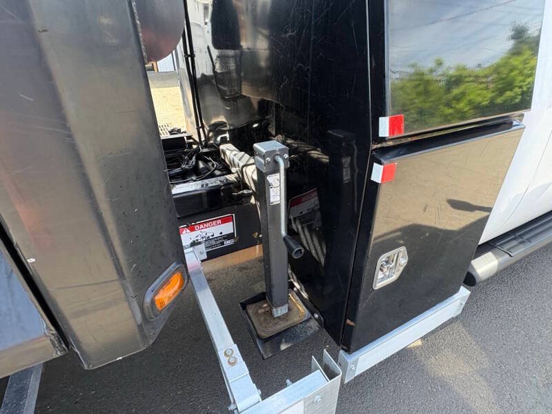 Used 2013 GMC Sierra 3500 W/T RWD image 4