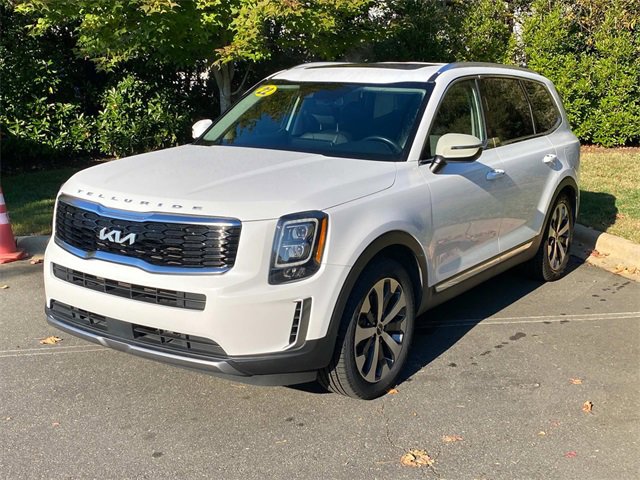 Used 2022 Kia Telluride EX w/ EX Premium Package image 3