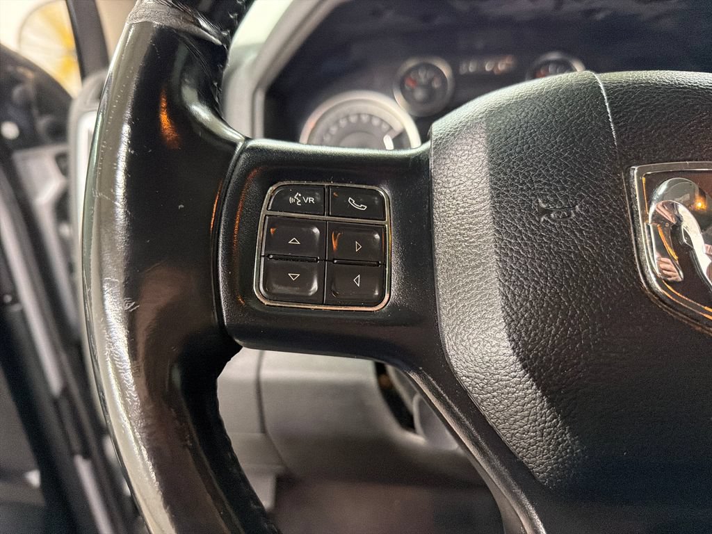 Used 2019 RAM 1500 Classic SLT w/ Luxury Group AWD/4WD image 16