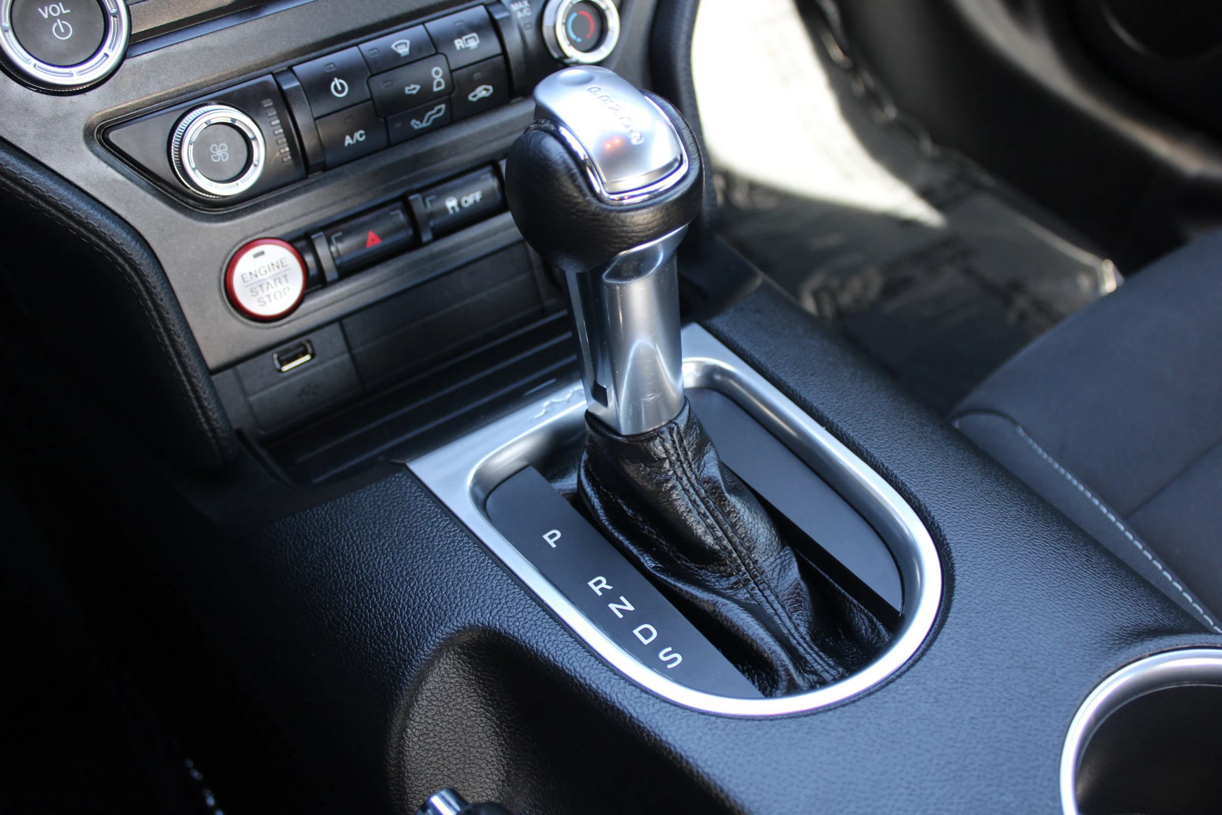 Used 2019 Ford Mustang GT w/ Black Accent Package RWD image 12