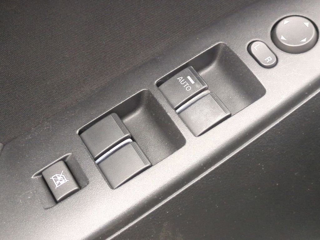 Used 2010 MAZDA MAZDA3 i Touring FWD image 12