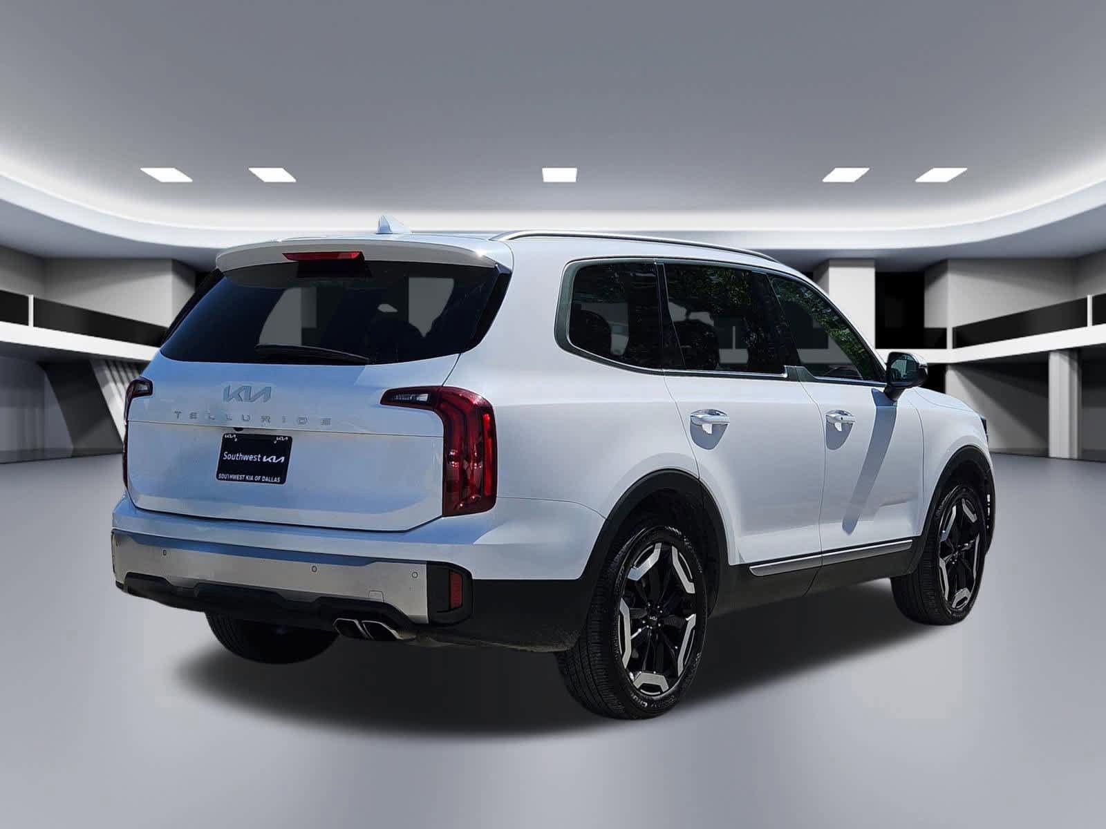 Used 2025 Kia Telluride S image 6