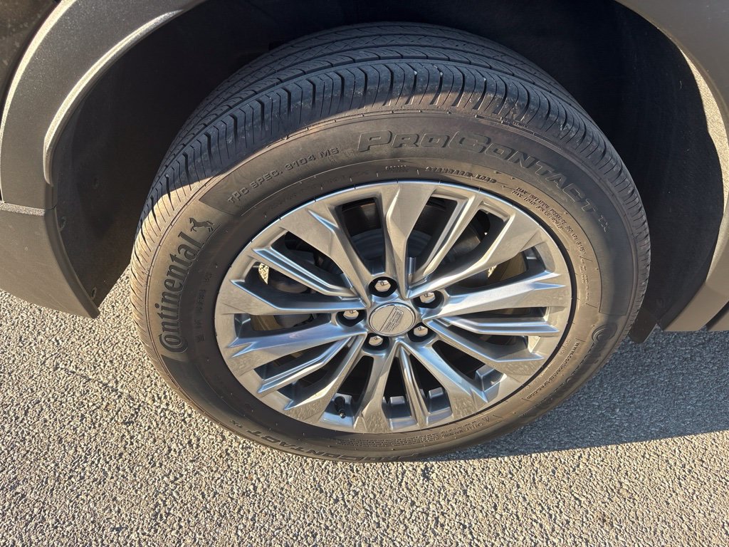 Used 2024 Cadillac XT4 Premium Luxury AWD/4WD image 10