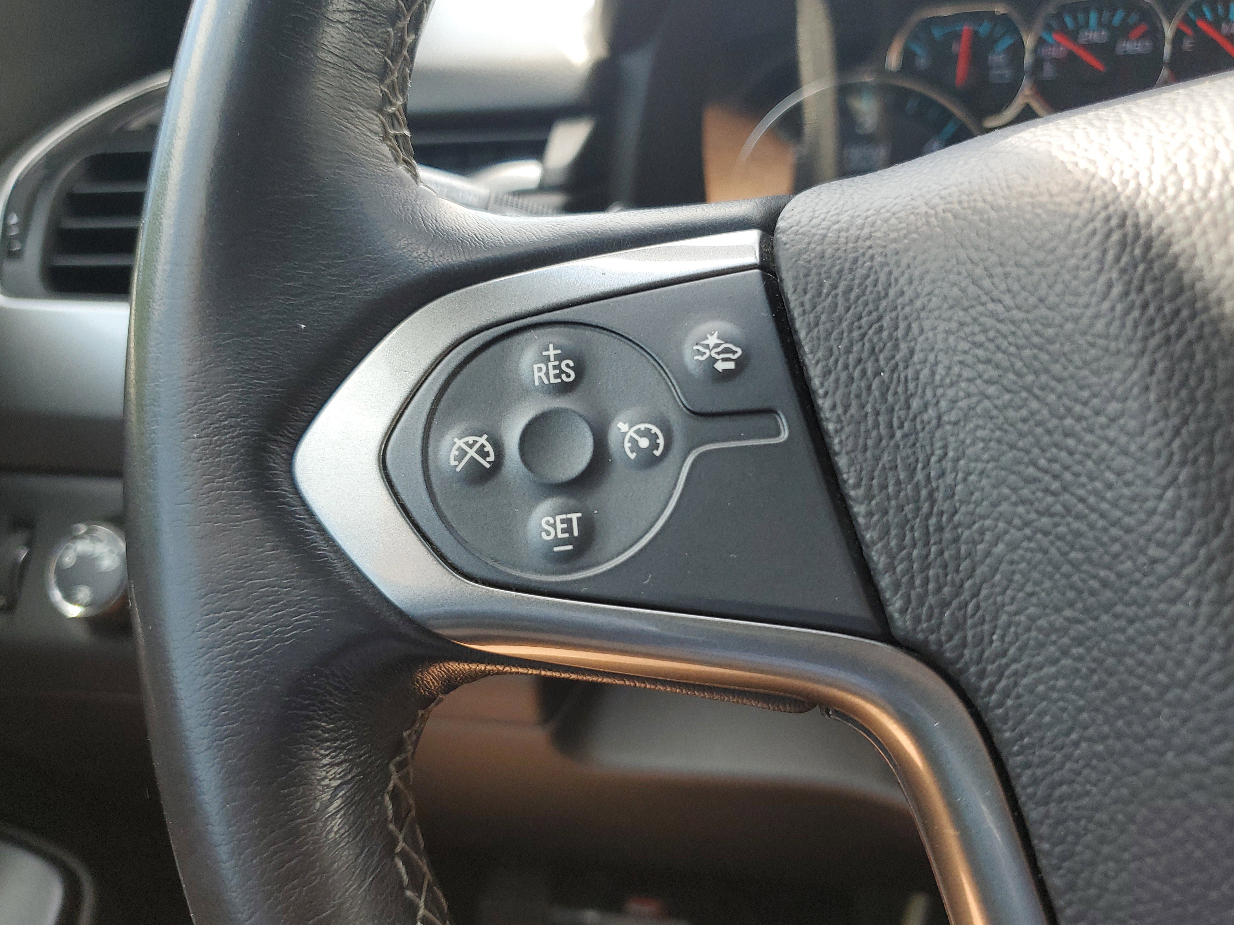 Used 2020 Chevrolet Suburban LT AWD/4WD image 21