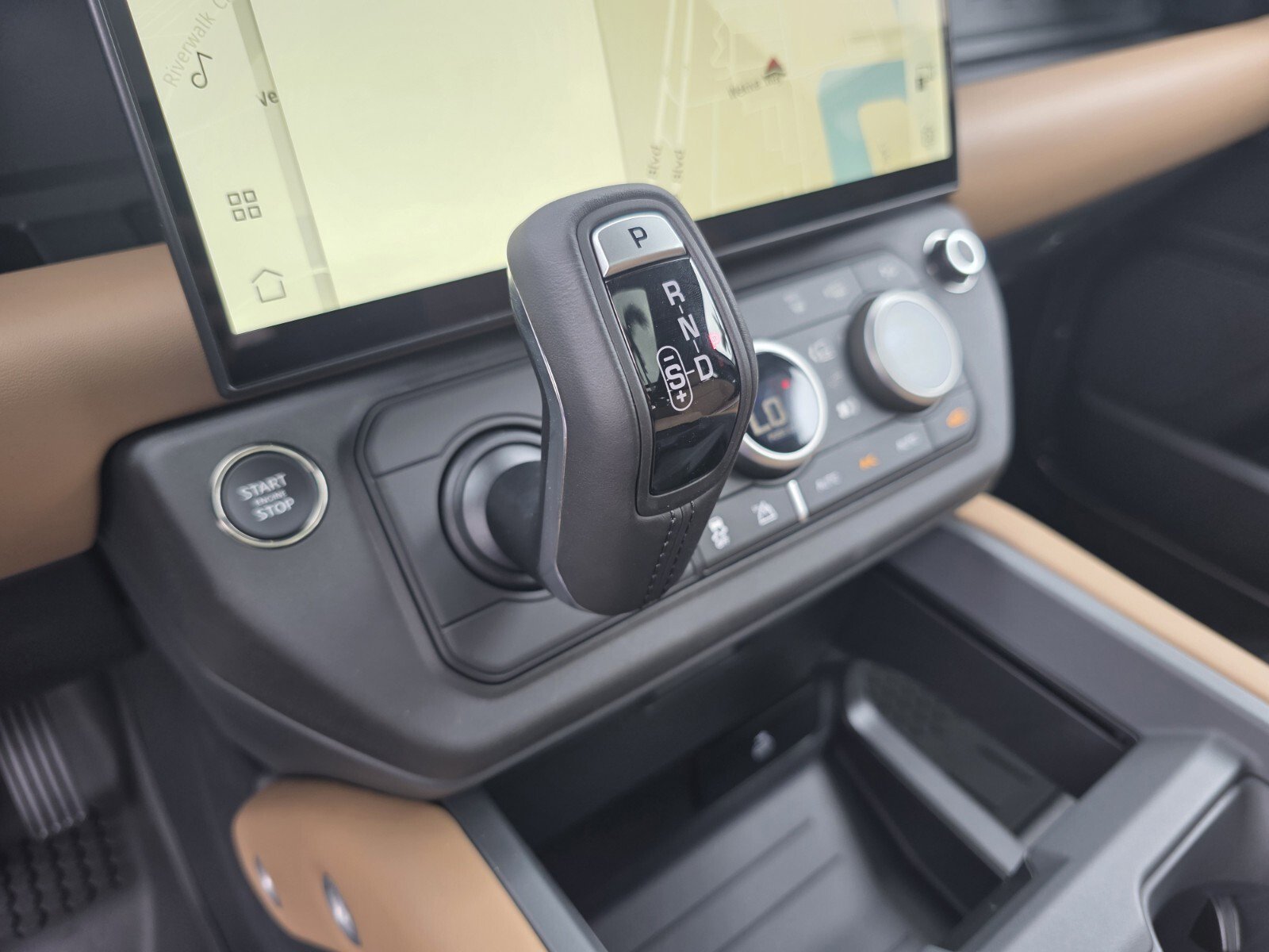 New 2026 Land Rover Defender 110 S image 19