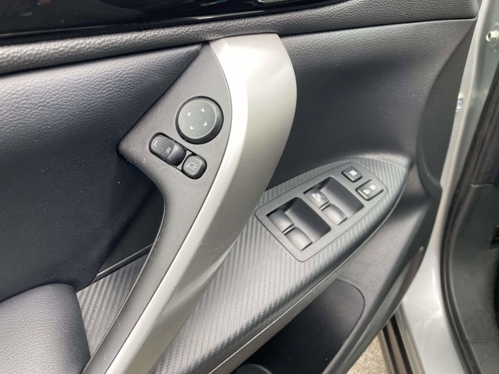 Used 2025 Mitsubishi Eclipse Cross SE image 18