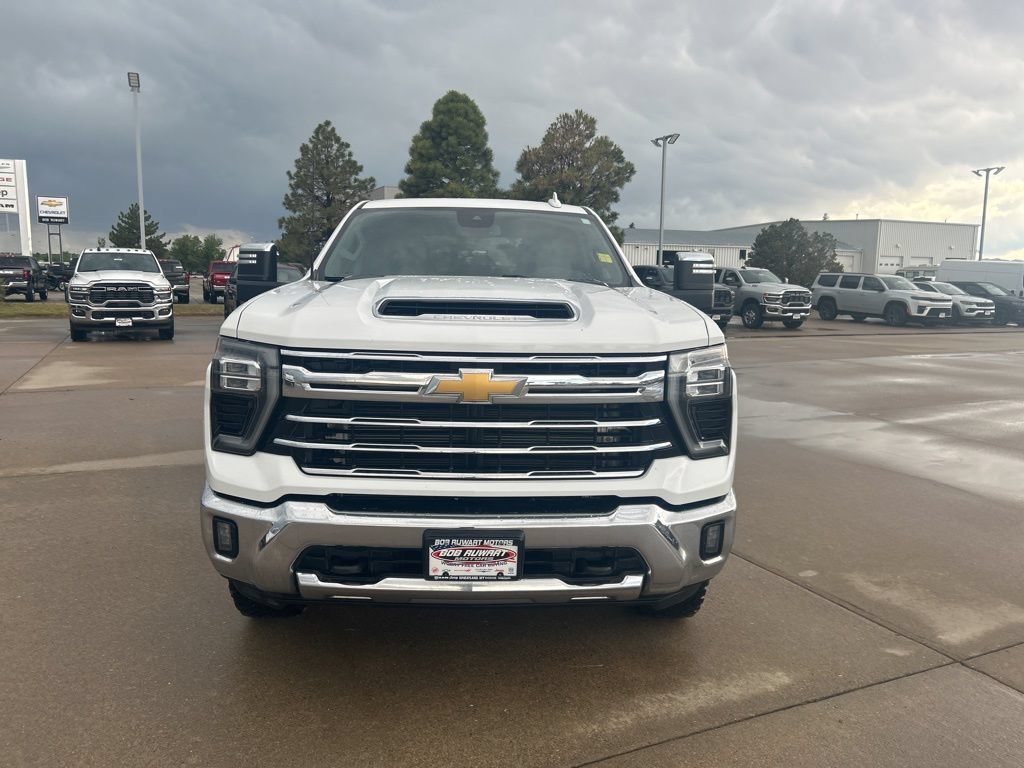 Used 2024 Chevrolet Silverado 2500 LTZ AWD/4WD image 8