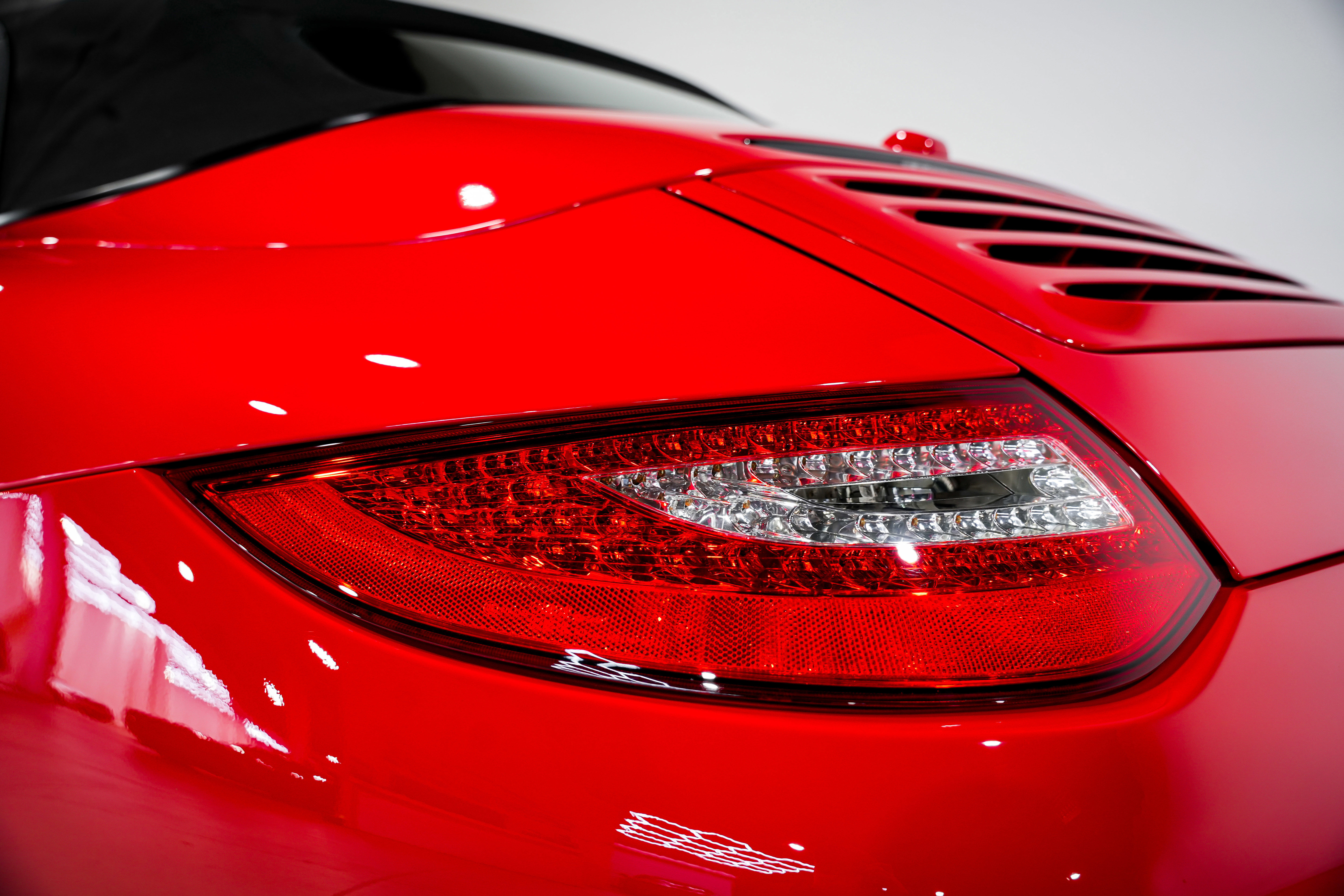 Used 2012 Porsche 911 Carrera S image 32