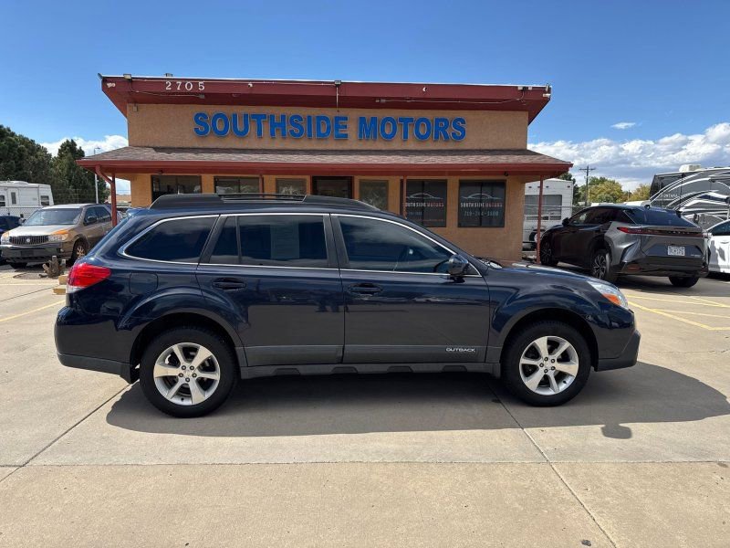 Used 2013 Subaru Outback 2.5i Limited image 2