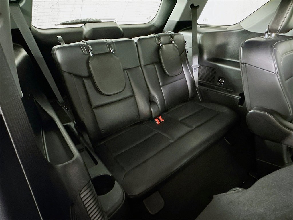 Used 2020 Ford Explorer XLT w/ Equipment Group 202A image 14