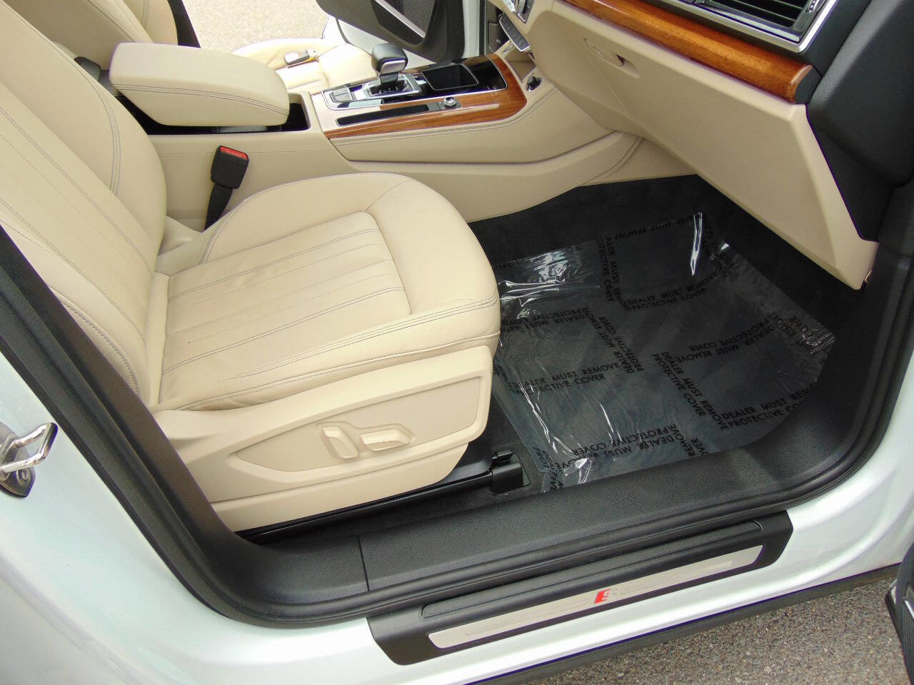 Used 2022 Audi Q5 2.0T Premium Plus w/ Premium Plus Package image 13