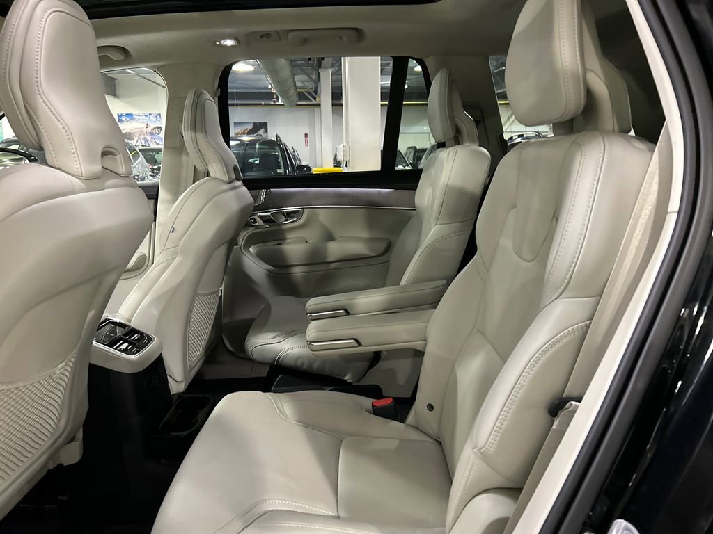Certified 2025 Volvo XC90 T8 Ultra AWD/4WD image 24