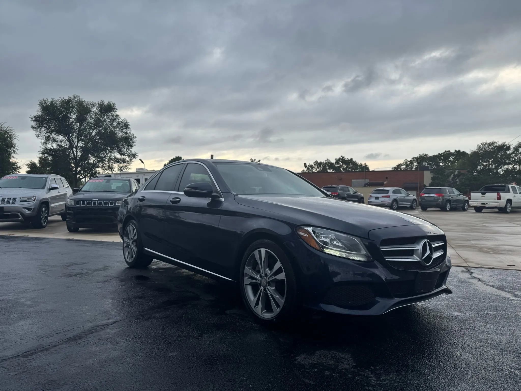 Used 2017 Mercedes-Benz C 300 Sedan image 8