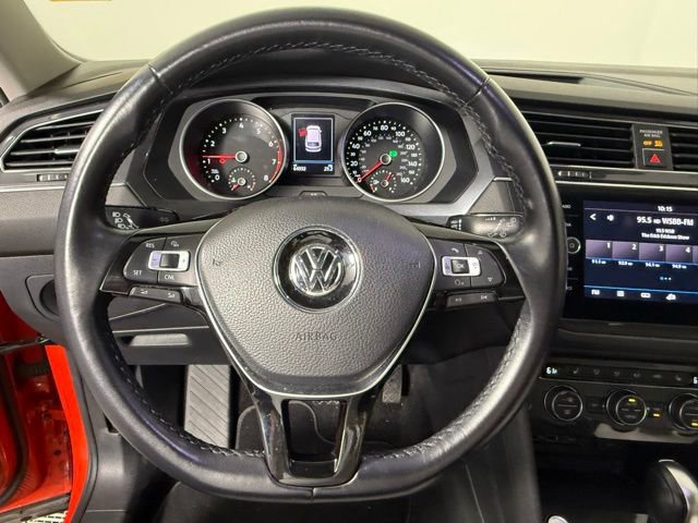 Used 2018 Volkswagen Tiguan SE w/ Panoramic Sunroof Package FWD image 17