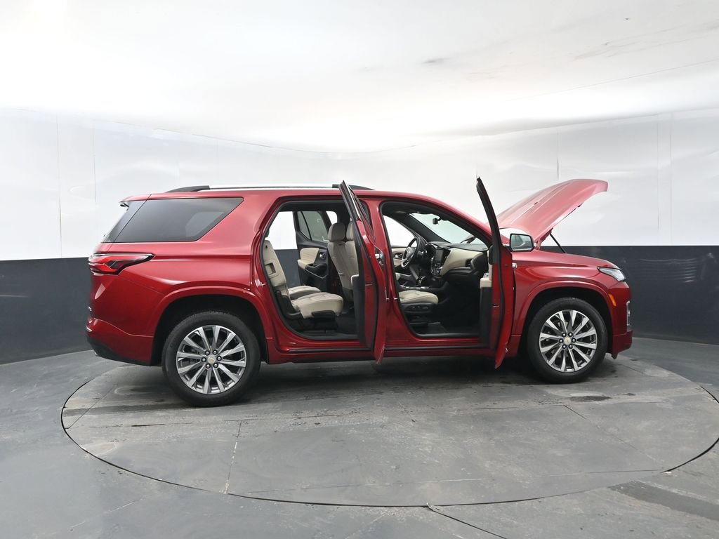 Used 2023 Chevrolet Traverse Premier image 30