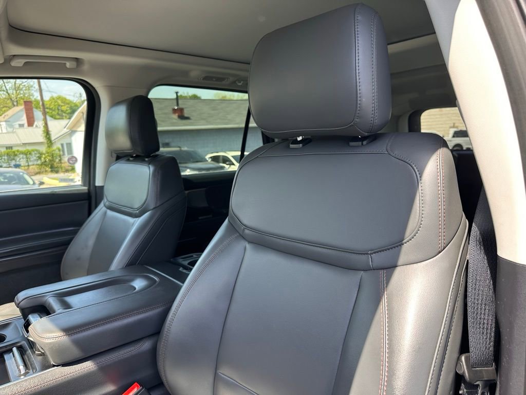 Used 2025 Ford Expedition Active AWD/4WD image 15