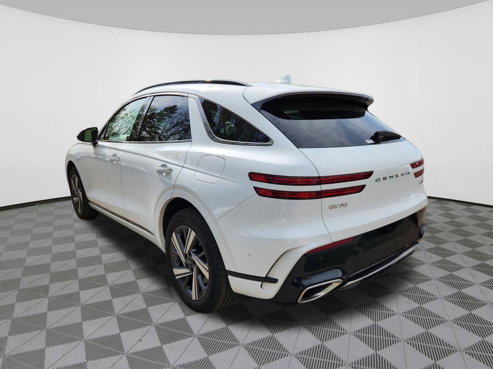 Used 2026 Genesis GV70 3.5T Sport Advanced image 3