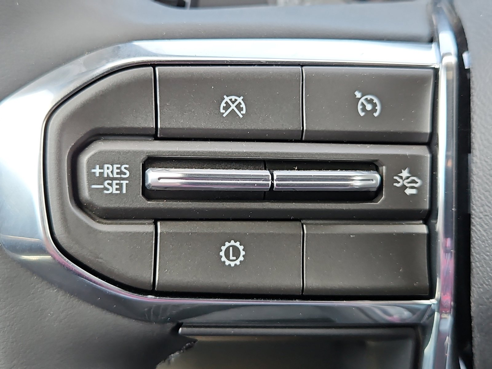 New 2026 GMC Acadia Elevation w/ Black Edition FWD image 17