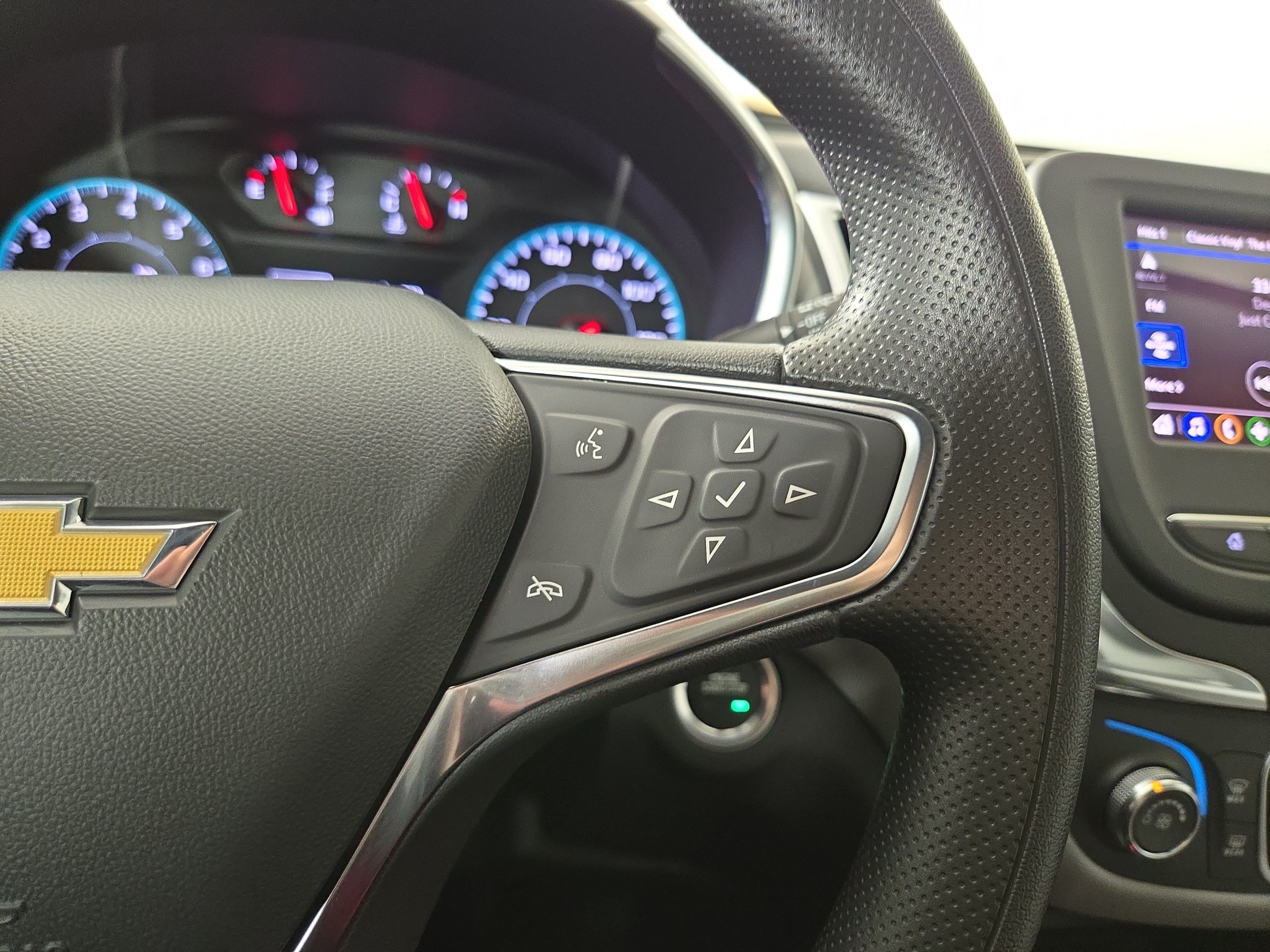 Certified 2024 Chevrolet Equinox LS w/ Midnight Edition AWD/4WD image 16