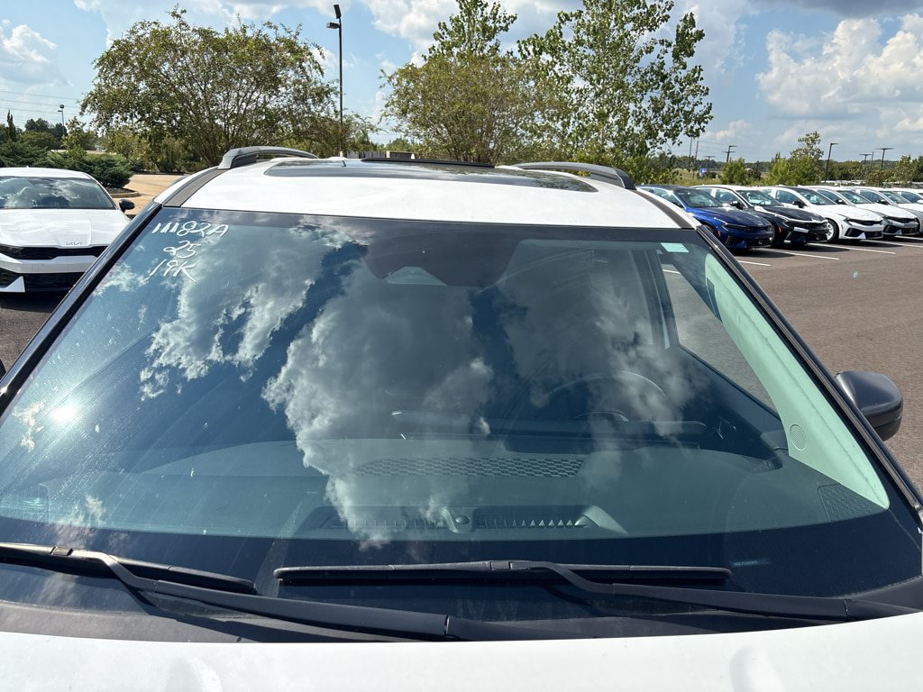 Used 2025 Kia Carnival SX w/ SX Dark Edition Package FWD image 14
