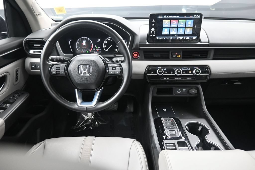 Certified 2024 Honda Pilot Touring image 21