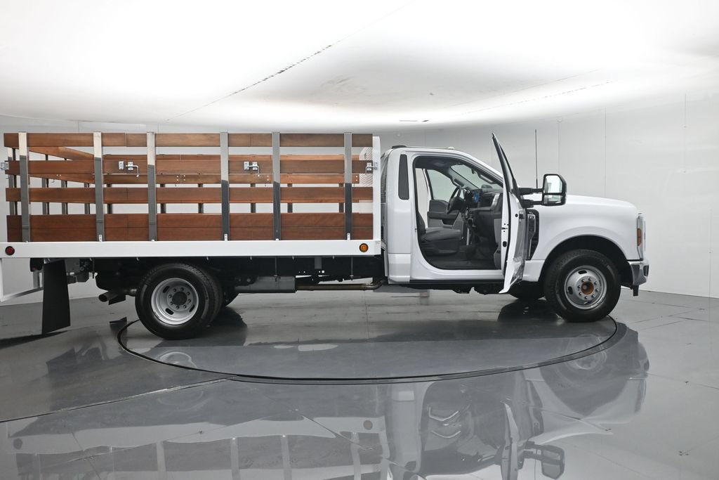 New 2026 Ford F350 XL w/ XL Chrome Package RWD image 4