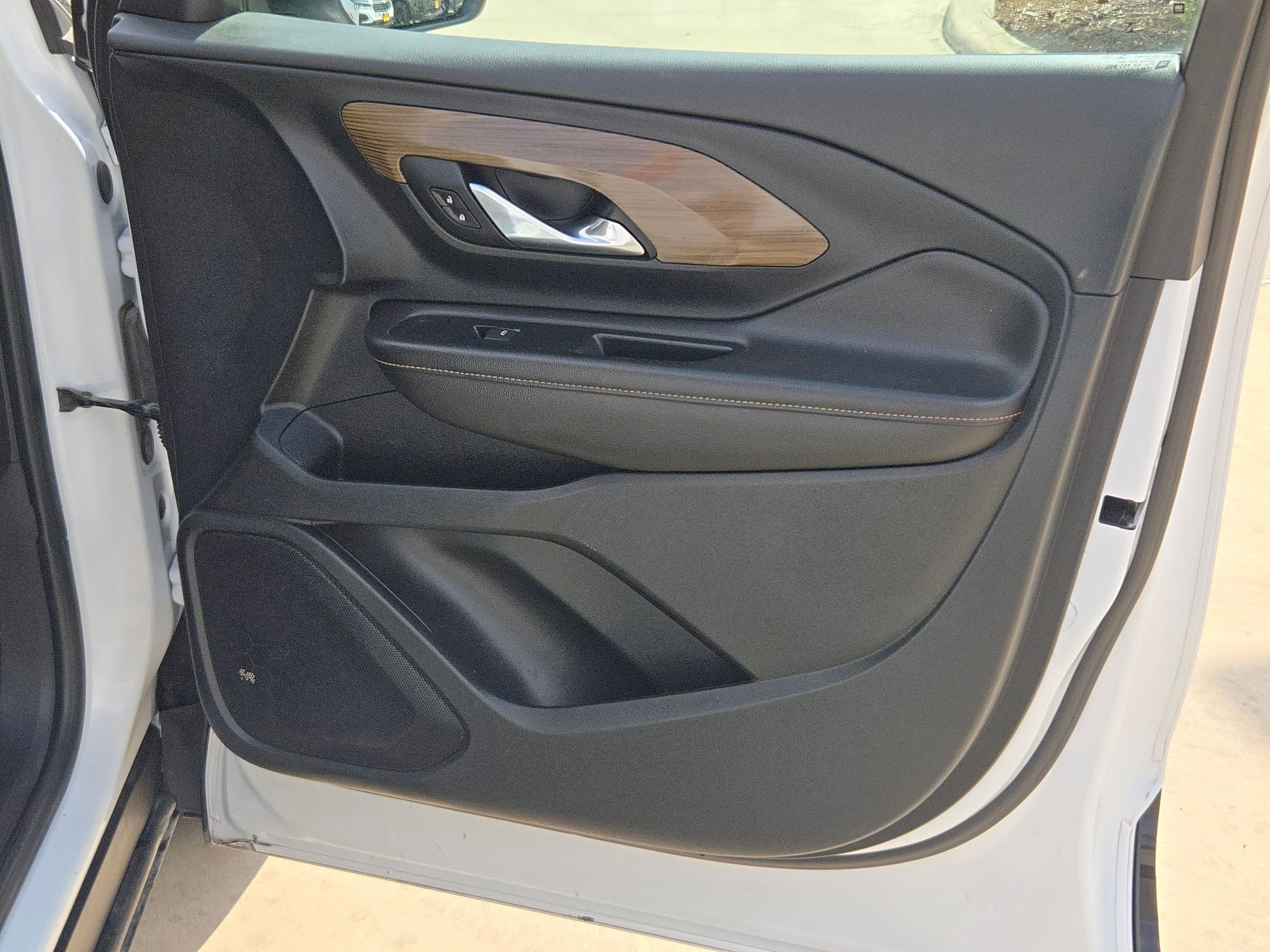 Used 2020 GMC Terrain SLE FWD image 29