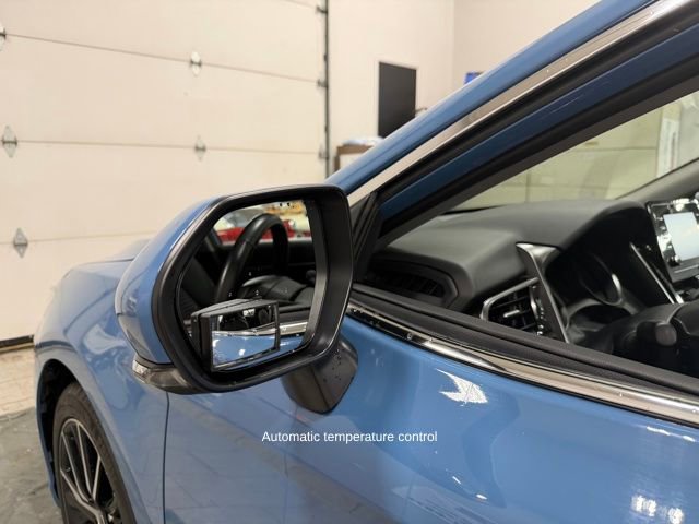 Used 2024 Toyota Camry SE image 17