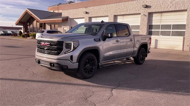 Used 2025 GMC Sierra 1500 Elevation w/ Preferred Package image 5