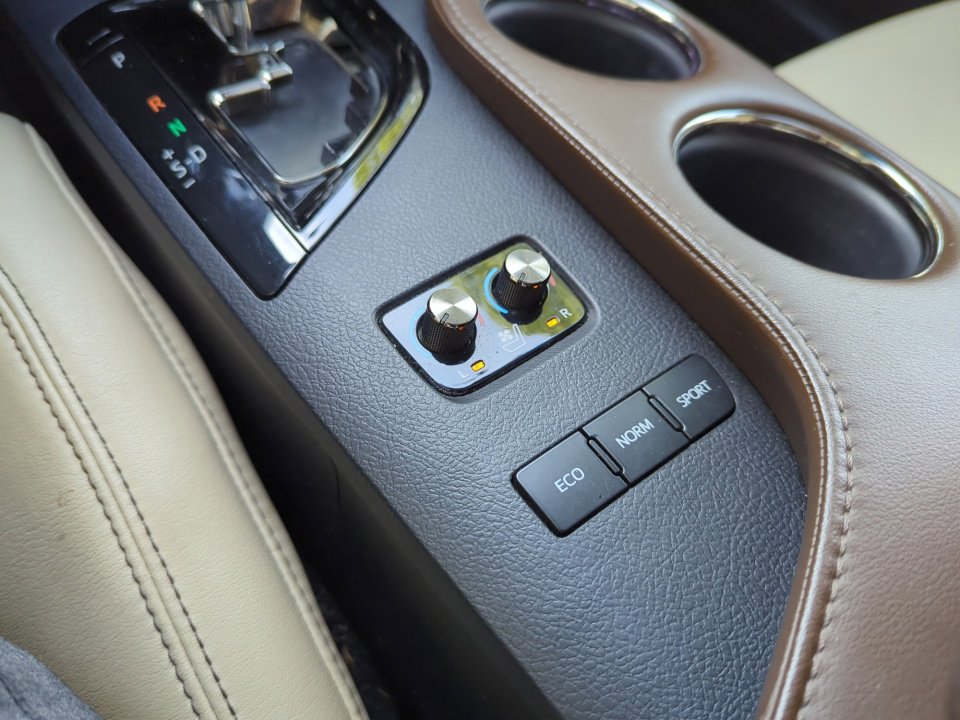 Used 2013 Toyota Avalon Limited FWD image 26