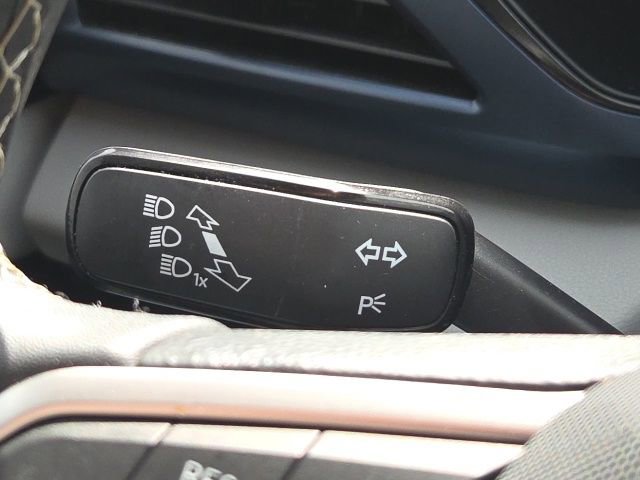 Used 2022 Volkswagen Taos SE image 40