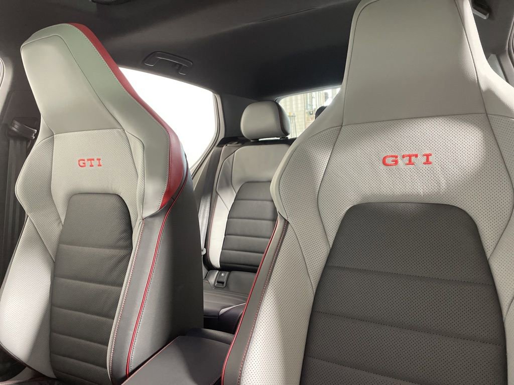New 2026 Volkswagen GTI SE FWD image 18