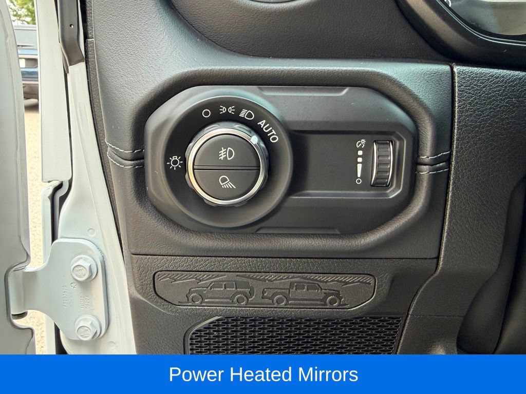 Certified 2025 Jeep Gladiator Sport AWD/4WD image 32