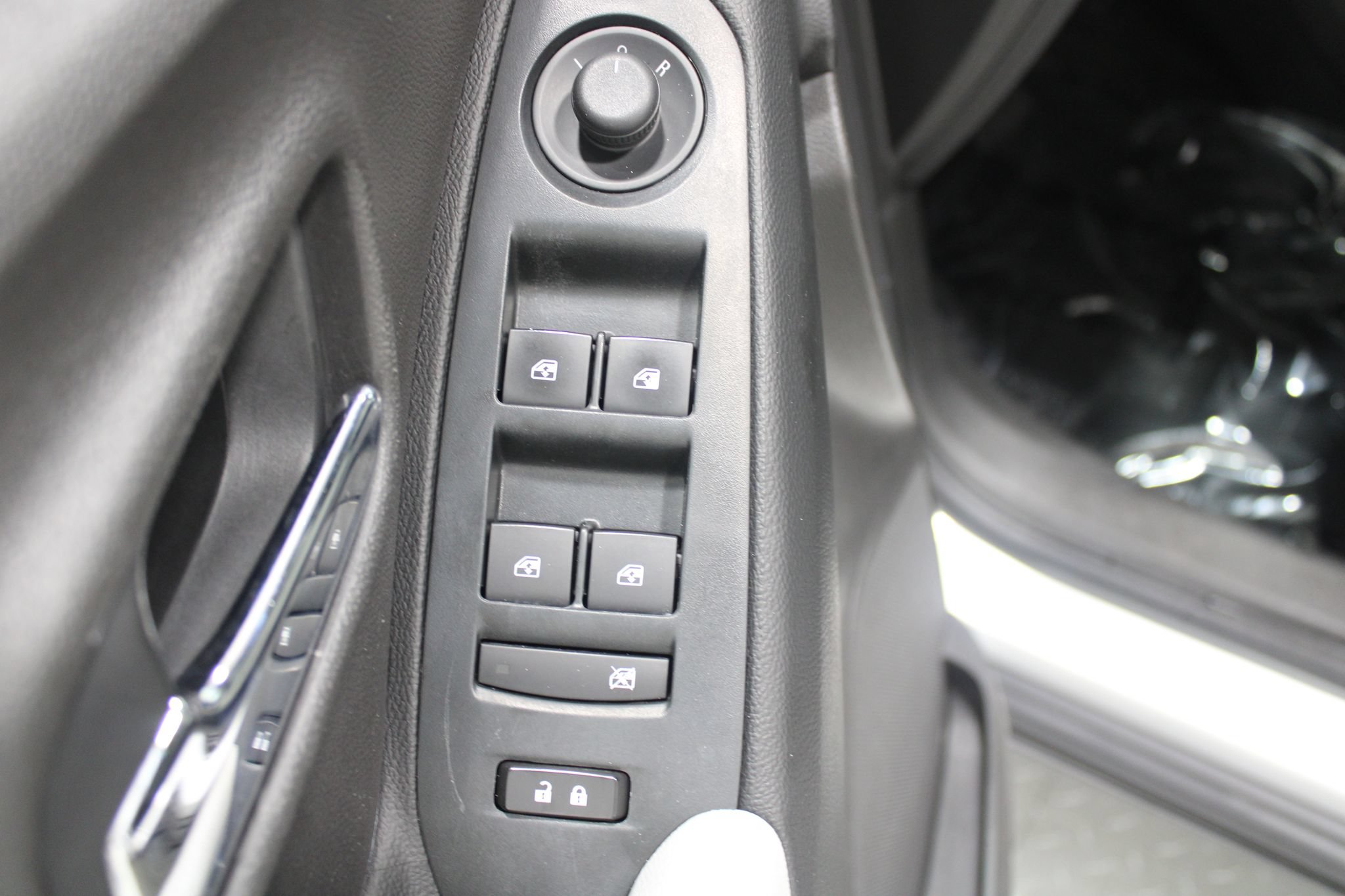 Used 2017 Chevrolet Trax LT w/ LT Convenience Package FWD image 37