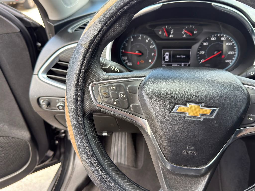 Used 2021 Chevrolet Malibu LT FWD image 16