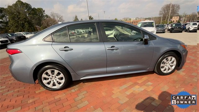 Used 2022 Toyota Corolla LE image 2