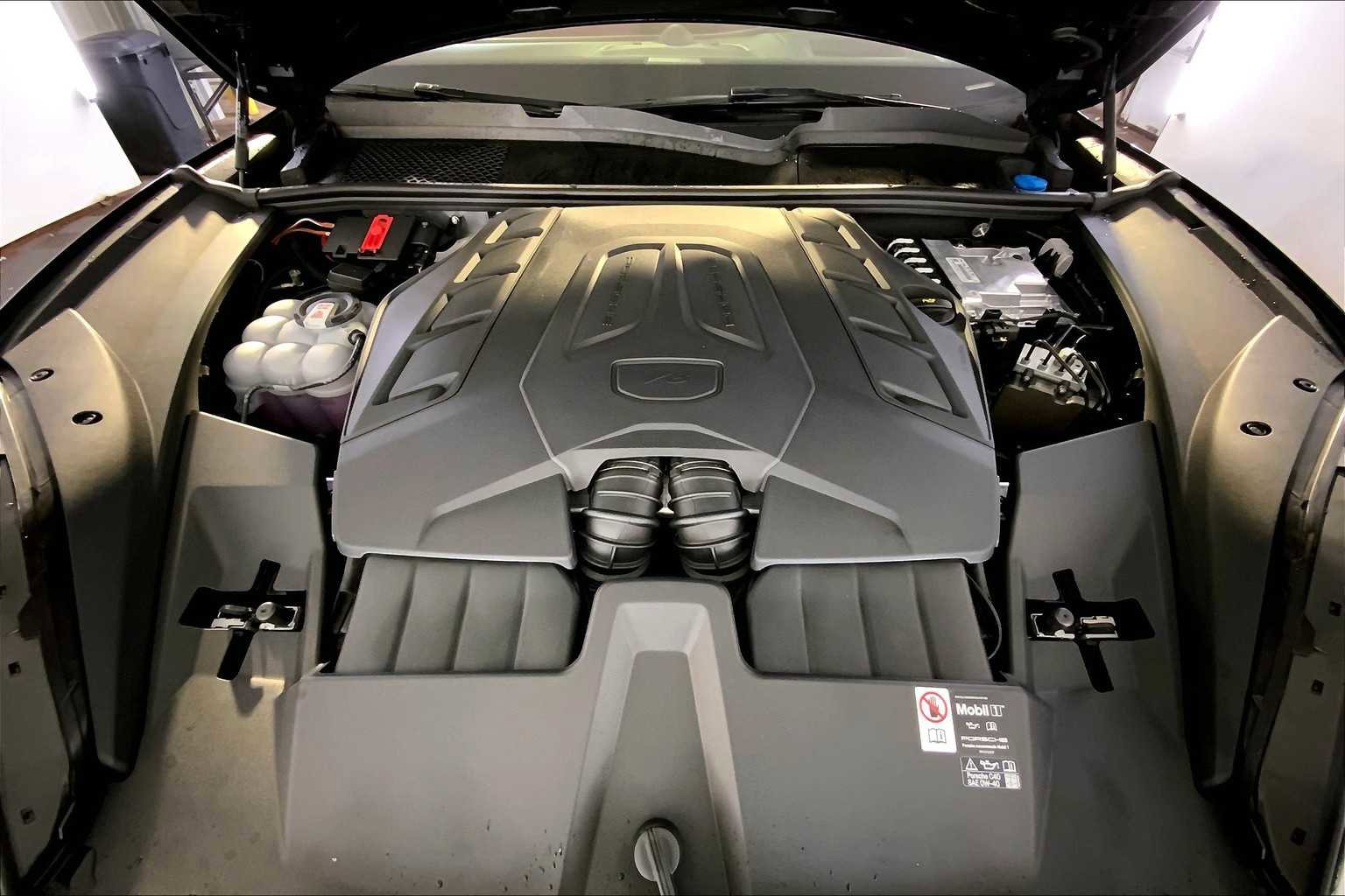 New 2026 Porsche Cayenne GTS image 21