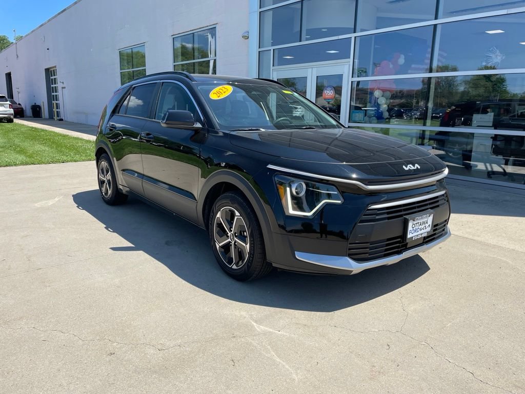 Used 2023 Kia Niro EX