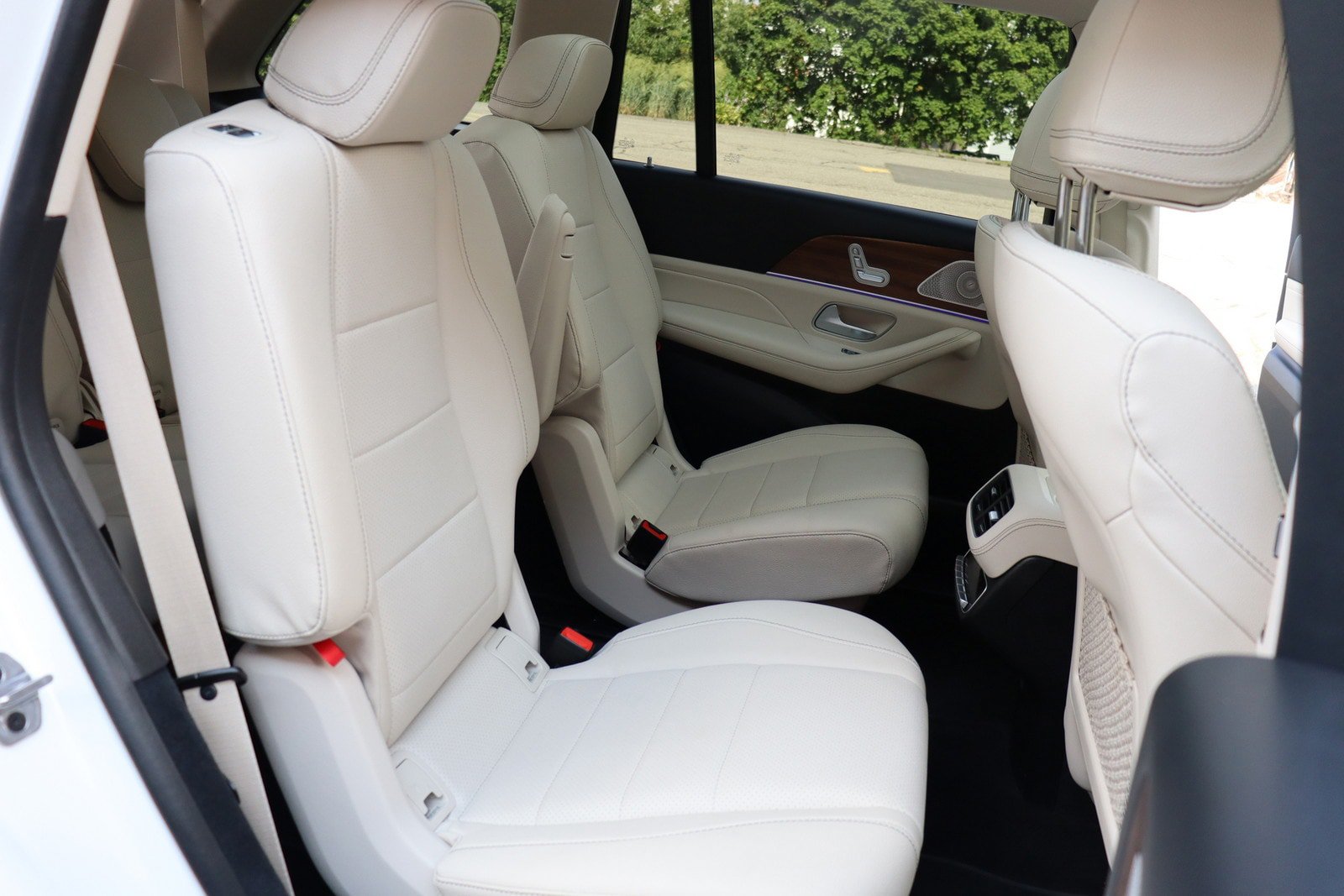 Used 2024 Mercedes-Benz GLS 450 4MATIC image 15