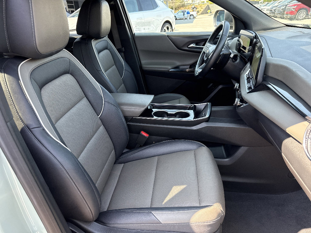 Used 2025 Chevrolet Equinox LT w/ Convenience Package II FWD image 52
