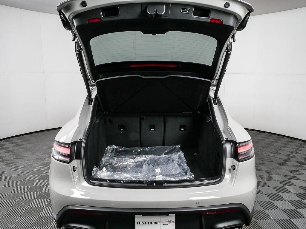 New 2026 Porsche Macan GTS image 33